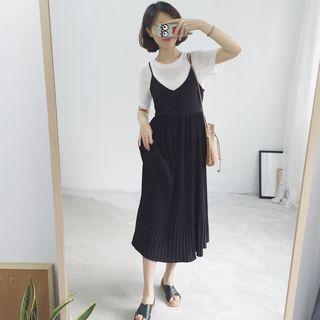 Set : Short-sleeve T-shirt + Accordion Strap Dress