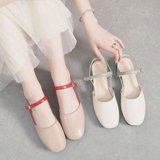 Round-toe Strappy Sandals