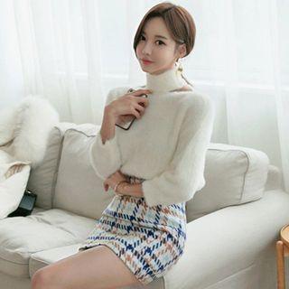 Mock Neck Sweater / Plaid Pencil Skirt