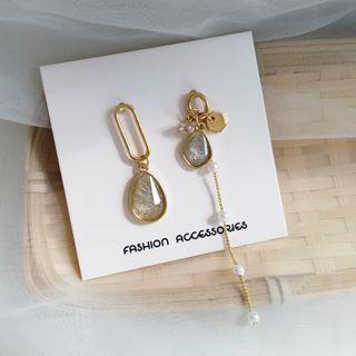 Non-matching Faux Pearl Faux Crystal Drop Earring