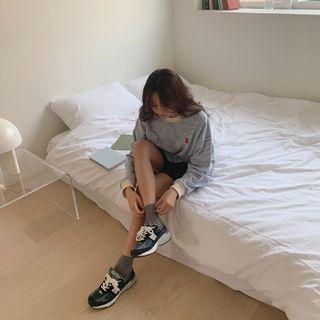 Bear Embroidery Stripe Sweatshirt