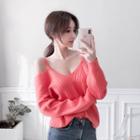Off-shoulder Twist-back Knit Top