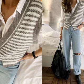 Sleeveless Double-button Stripe Cardigan