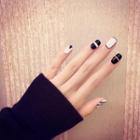 Contrast Faux Nail Tips C46 - Black & White - One Size