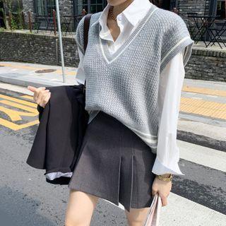 V-neck Contrast-trim Sweater Vest