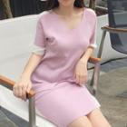Set: Color Block V-neck Short-sleeve Top + Mini Skirt