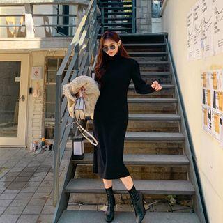 Turtle-neck Puff-sleeve Midi Knit Dress