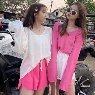 V-neck Long Sleeve T-shirt / Plain Sweatshorts