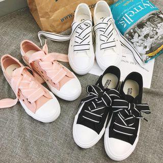 Hollow Lace-up Canvas Sneakers