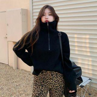 Turtleneck Half-zip Sweater / Leopard Print Slim-fit Pants