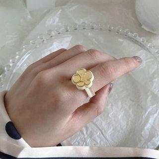 Floral Ring 1 Pc - White - One Size