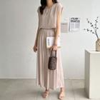 Set: Cap-sleeve Top + Pleated Wide-leg Pants