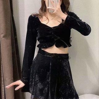 Long-sleeve Velvet Cropped Blouse