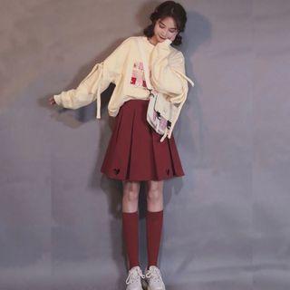 Print Sweatshirt / Pleated Mini A-line Skirt