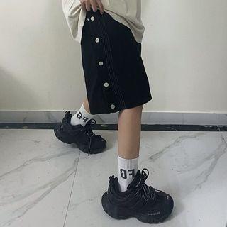 High-waist Plain Button-up Straight-cut Shorts