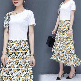 Set: Cutout Shoulder Short-sleeve T-shirt + Printed Midi Skirt