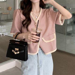 Short-sleeve Button-up Blouse / Wide Leg Jeans