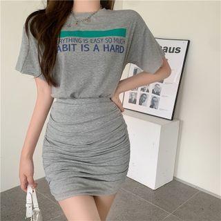 Short-sleeve Lettering T-shirt / Mini Pencil Skirt