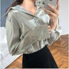 Pointy-collar Shimmer Blouse