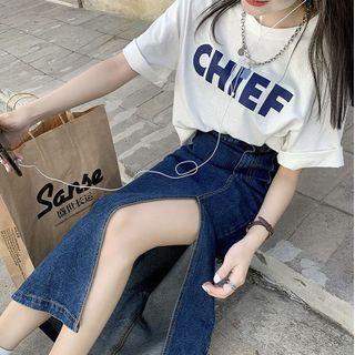 Short-sleeve Lettering T-shirt / Side-slit Denim Midi A-line Skirt