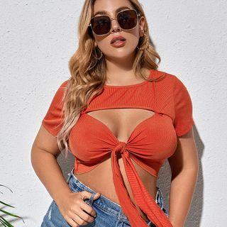 Plus Size Short-sleeve Cut Out Crop Top