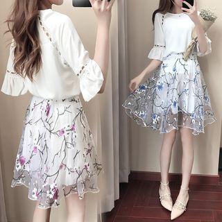 Set: Perforated Elbow Sleeve Top + Flower Print Mesh Overlay Skirt
