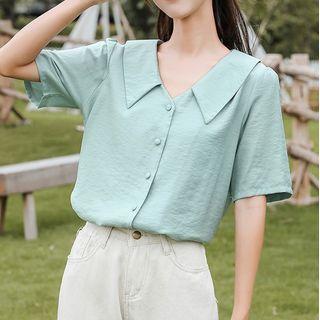 Short-sleeve V-neck Buttoned Shirt