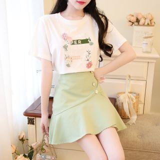 Set: Floral T-shirt + Buttoned Ruffled Skirt
