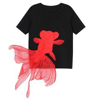 Goldfish Embroidered Short Sleeve T-shirt