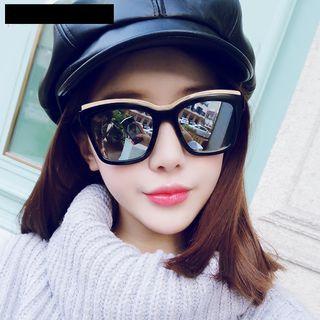 Retro Mirrored Sunglasses