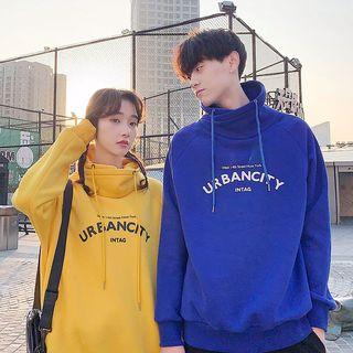 Turtleneck Printed Long-sleeve Pullover