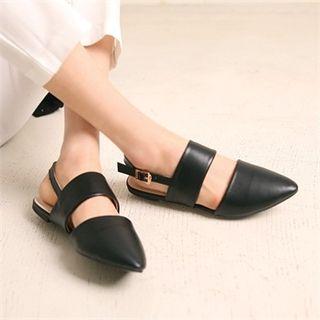Pointy-toe Sandals