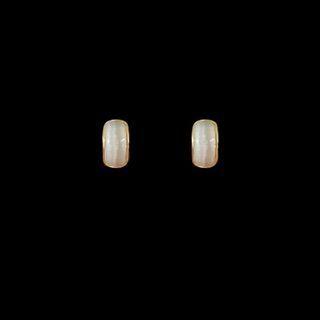 Cat Eye Stone Earring 1 Pair - S925 Silver Stud Earrings - Gold & White - One Size