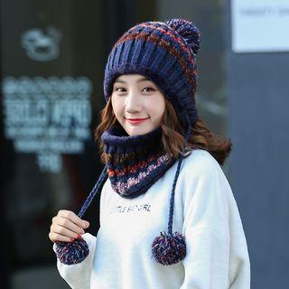 Set: Pom Pom Beanie + Circle Scarf