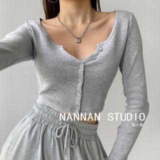 Deep V-neck Button-down Crop T-shirt