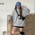 Crewneck Plain Long-sleeve Sweatshirt / Bear Crossbody Bag
