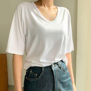 Basic V-neck Silky T-shirt