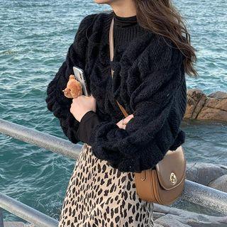 Cable Knit Sweater / Leopard Print Skirt