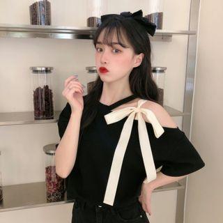 Short-sleeve Cold Shoulder Bow Crop Top Black - One Size