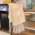 Set: Long-sleeve Lace Midi Dress + Oversize Sweatshirt