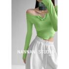 Round-hem V-neck Skinny Crop T-shirt
