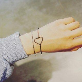 Cutout Heart Bangle