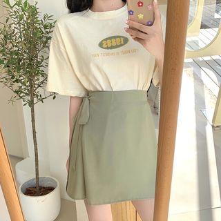 Lettering Loose-fit Short-sleeve T-shirt / High-waist Skirt