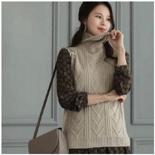 Turtle-neck Ribbed Knit Vest