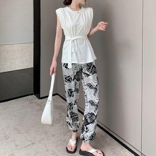 Sleeveless T-shirt / Print Jogger Pants