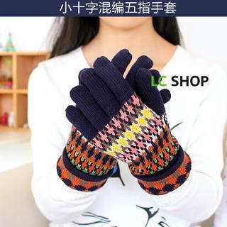 Patterned Knit Gloves