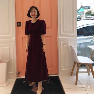Short-sleeve A-line Midi Velvet Dress