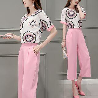 Set: Printed Short-sleeve Top + Wide Leg Cropped Pants