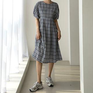 Round-neck Pleated Midi Plaid Dress Navy Blue - One Size