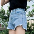 Fray Hem Dip-back Denim Shorts